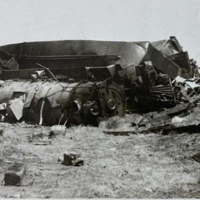 SPOKANE PORTLAND & SEATTLE RAILWAY LOCOMOTOVE #700 TRAIN WRECK PHOTO 1947 SPOKANE PORTLAND & SEATTLE RAILWAY LOCOMOTOVE #700...