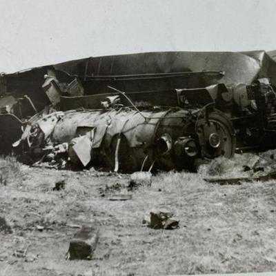 SPOKANE PORTLAND & SEATTLE RAILWAY LOCOMOTOVE #700 TRAIN WRECK PHOTO 1947 SPOKANE PORTLAND & SEATTLE RAILWAY LOCOMOTOVE #700...