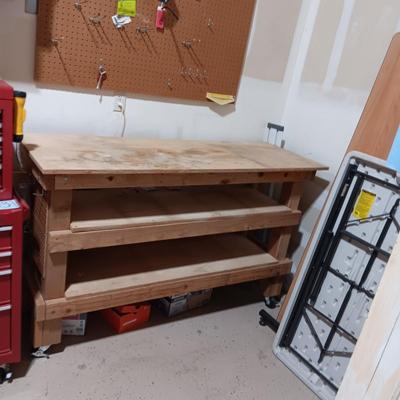 WORKBENCH ON LOCKING CASTERS