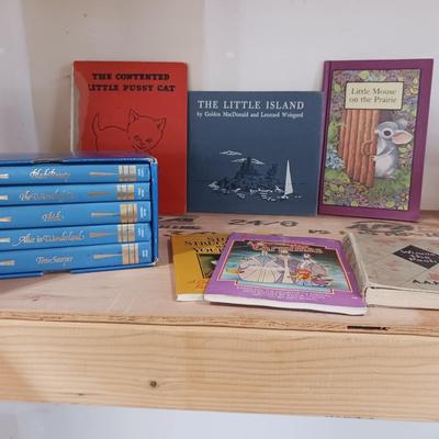CHILDRENS BOOKS
