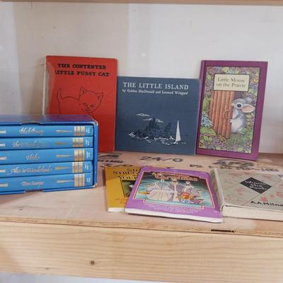 CHILDRENS BOOKS