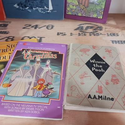 CHILDRENS BOOKS