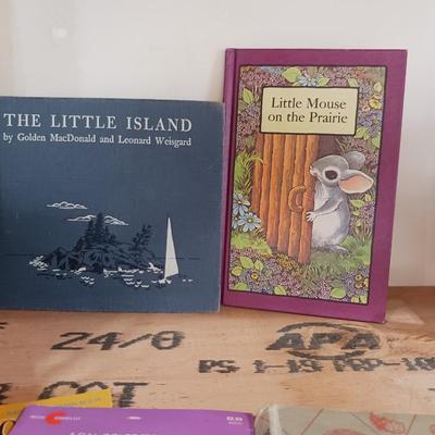 CHILDRENS BOOKS