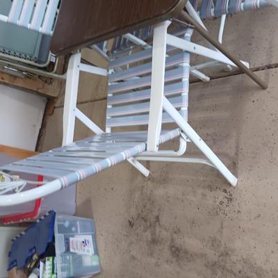 CARD TABLE W/ FOUR FOLDING CHAIRS