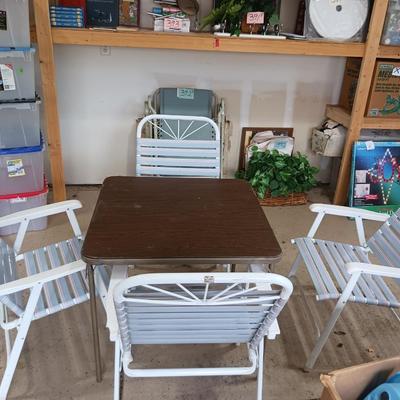 CARD TABLE W/ FOUR FOLDING CHAIRS