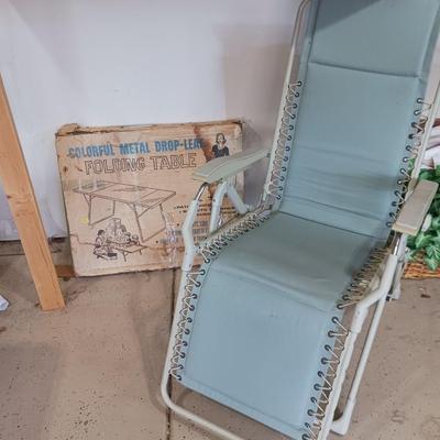 METAL FOLDING TABLE W/ RECLINING CHAIR