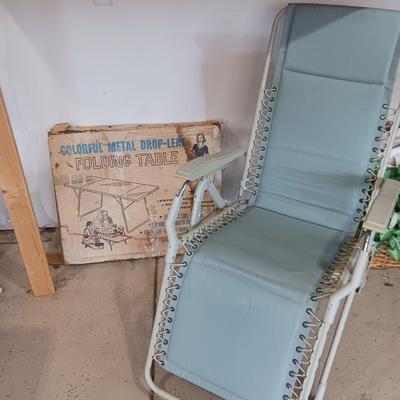 METAL FOLDING TABLE W/ RECLINING CHAIR