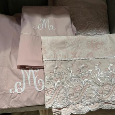 Textiles - Three King Sheet Sets and set of wash cloths