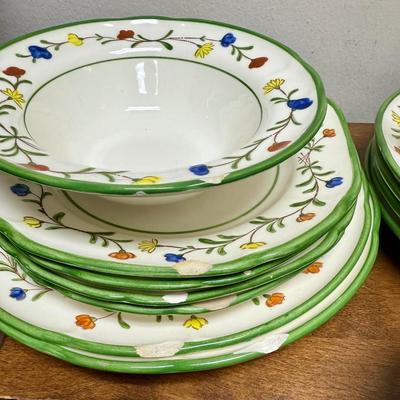 Vernonware 4-81 by Metlox China Set