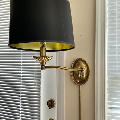 917 Wall-mounted Swivel Arm Brass Lamp