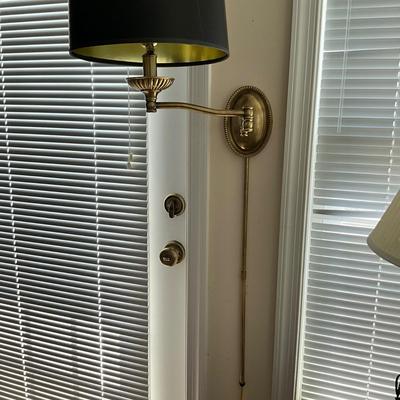 917 Wall-mounted Swivel Arm Brass Lamp