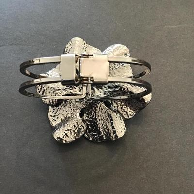 Sale Photo Thumbnail #246: Very nice fashion statement bracelet hinged type please see attached photos