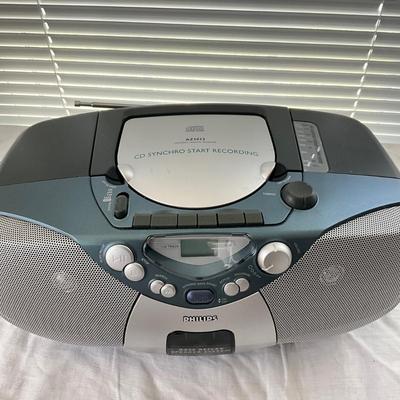 921 Philips Bass Reflex Speaker System Model AZ1012