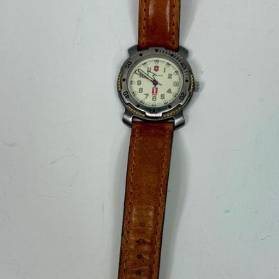 Vintage Men's Victorinox Swiss Army Date Watch Luminous Hands