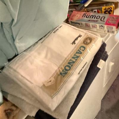 Sale Photo Thumbnail #425: Bed sheets, towels, etc.