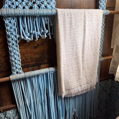 Sale Photo Thumbnail #455: Large piece, holds towels