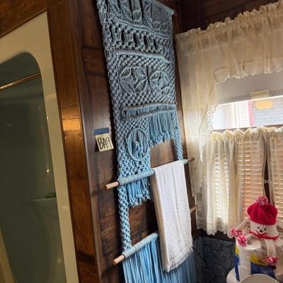 Sale Photo Thumbnail #453: Large piece, holds towels