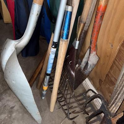 Sale Photo Thumbnail #498: Rakes, shovels, shears, etc.