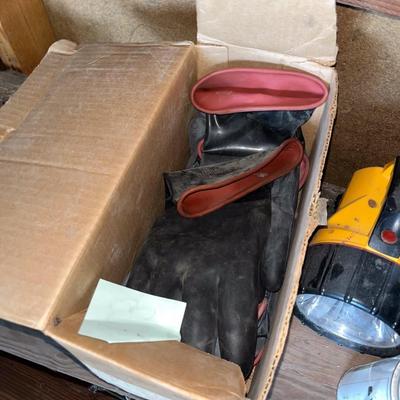 Sale Photo Thumbnail #525: Gloves, flashlight, lubricant, WD-40, etc.