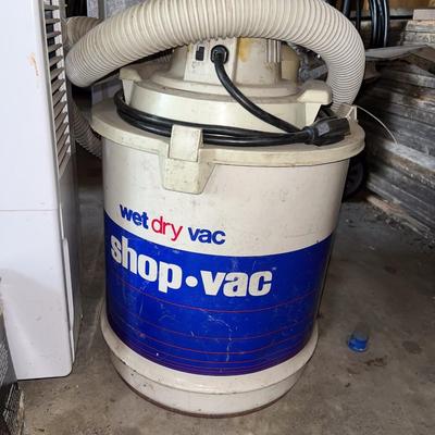 Sale Photo Thumbnail #615: Two dehumidifiers, Vacuette, Shop Vac, ceiling light