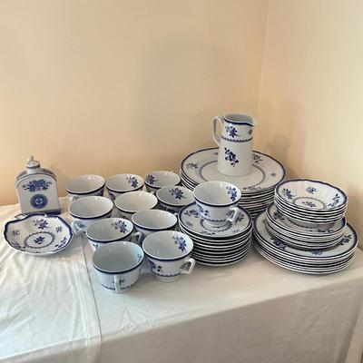 931 Large 54pc Set of Spode Gloucester Dining Set