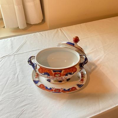 933 Neman Marcus Small Imari-Covered Tureen with under plate