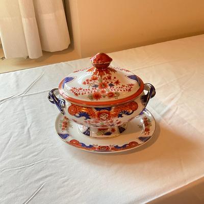 933 Neman Marcus Small Imari-Covered Tureen with under plate