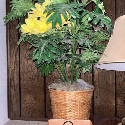 Sale Photo Thumbnail #880: Fake plant, candleholders