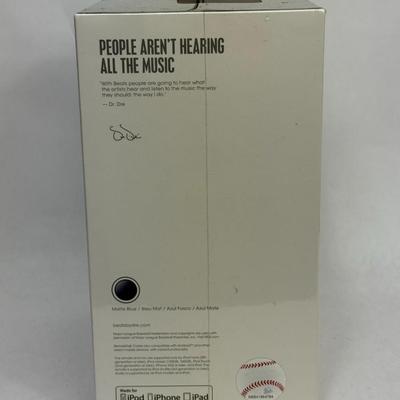 Lot 7: Atlanta Braves Beats by Dre Headphones – Limited Edition MLB Collectible – Rare Team-Branded Audio Gear