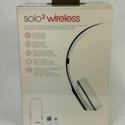 Lot 7: Atlanta Braves Beats by Dre Headphones – Limited Edition MLB Collectible – Rare Team-Branded Audio Gear