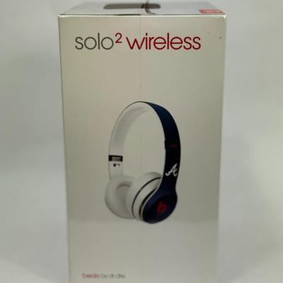 Lot 7: Atlanta Braves Beats by Dre Headphones – Limited Edition MLB Collectible – Rare Team-Branded Audio Gear