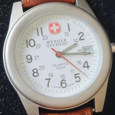 Sale Photo Thumbnail #572: Very nice condition, Swiss Army Vintage Classic 
New battery 
Retails at $140