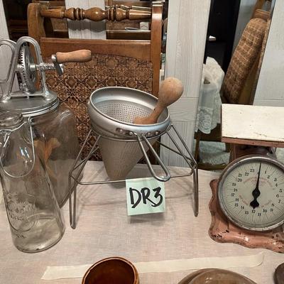 Sale Photo Thumbnail #1054: Four items, see photos