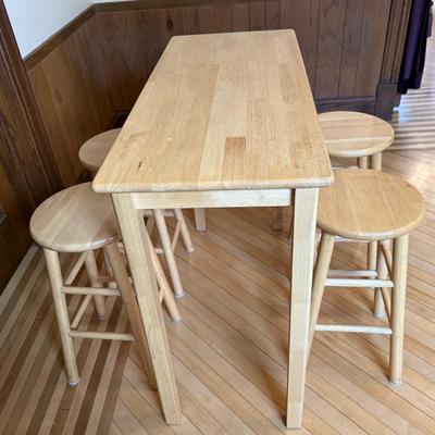 Maple table w/4 stools