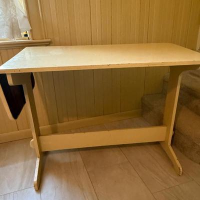 Table w/drop leaf