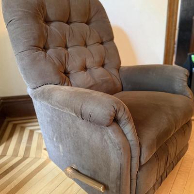Recliner Rocker w/magazine rack