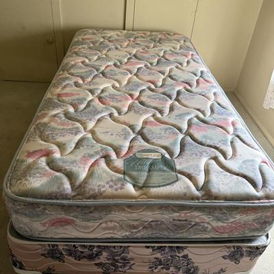 Twin size mattress and box spring