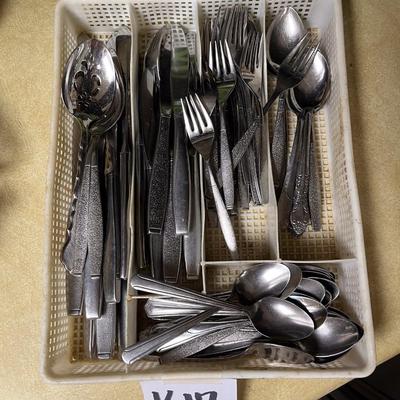 Sale Photo Thumbnail #1144: Full of silverware