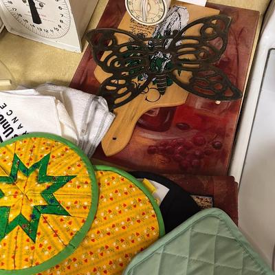 Sale Photo Thumbnail #1149: Glass tray, trivet, potholders, timer, etc.
