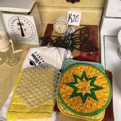 Sale Photo Thumbnail #1148: Glass tray, trivet, potholders, timer, etc.
