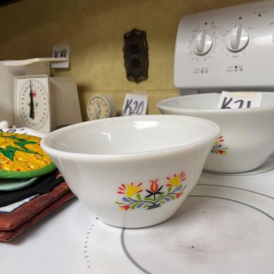Sale Photo Thumbnail #1151: Two mixing bowls, one slightly larger