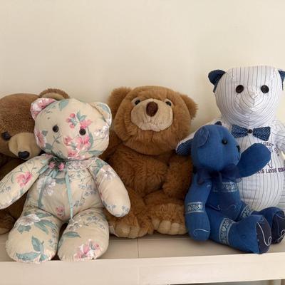 Stuffed bears and handmade bears
