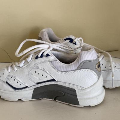 APEX Walking Shoes size 9