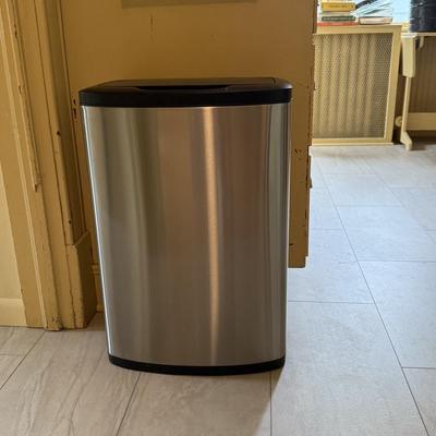 Garbage can