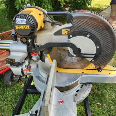 DeWalt DW718 12" Compound Miter Saw w a Delta Saw Stand