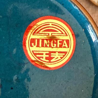 Jingfa vase, collector plates