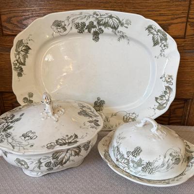 Vintage Alfred Meakin Bramble England Platter/Serving containers