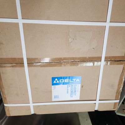 Delta Machinery Down Draft Table and Sand Trap 50-880 NOS