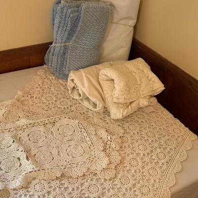 Placemats, table runners, crocheted table tops
