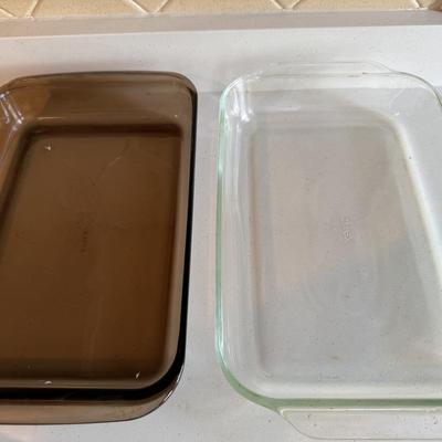 Glass Pyrex plus bakeware
